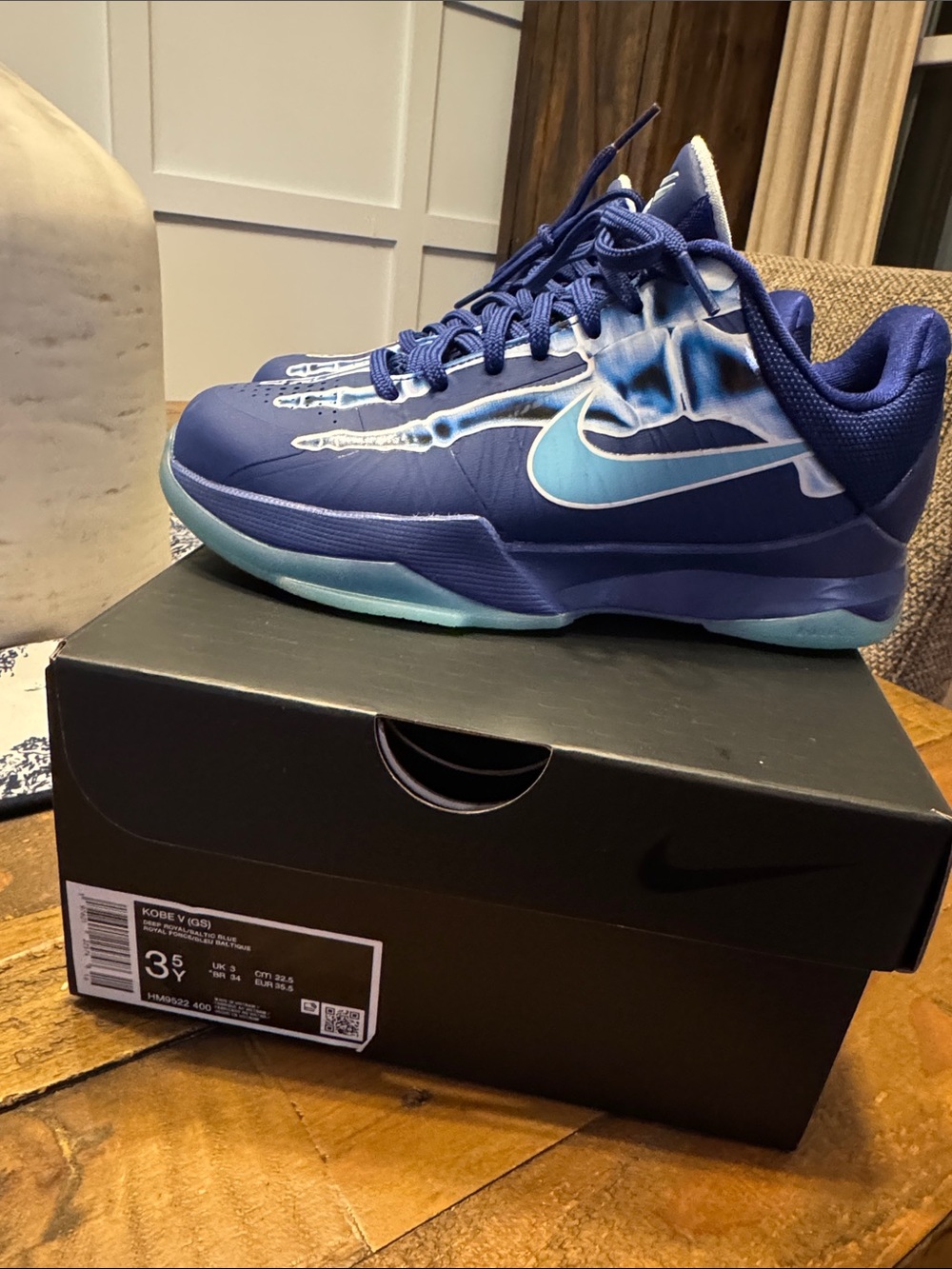 Nike Boys Kobe Low Top Basketball Shoes - Navy & Light Blue 3.5